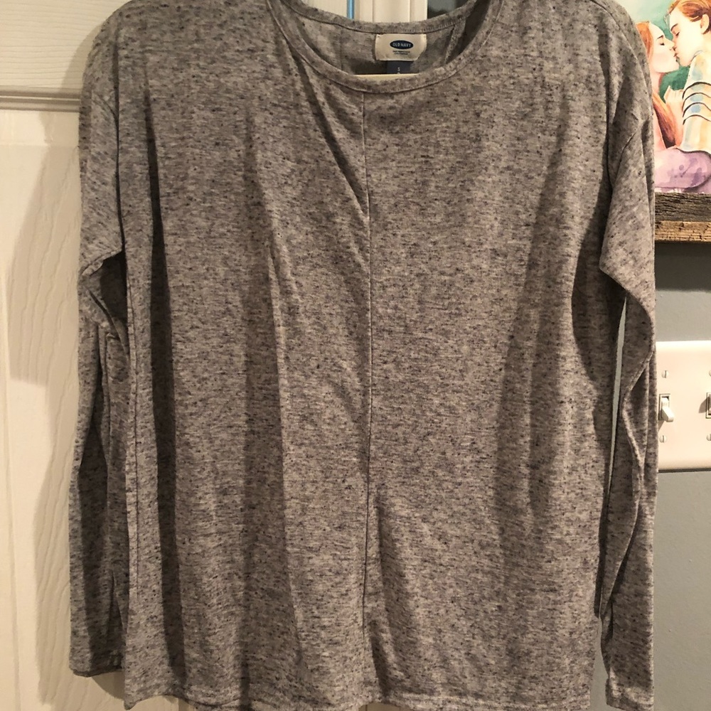 Light Old Navy sweater with split back 🥑🥑🥑